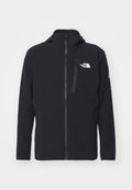 Schwarze Softshelljacke mit Frontreißverschluss, hohem Kragen und Brusttasche; verfügt über ein Logo auf der linken Seite und strukturierter Stoff.