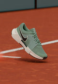 Nike Performance ZOOM GP CHALLENGE 1.5 CLAY - Clay court tennis shoes - steam/black/light silver-coloured/white