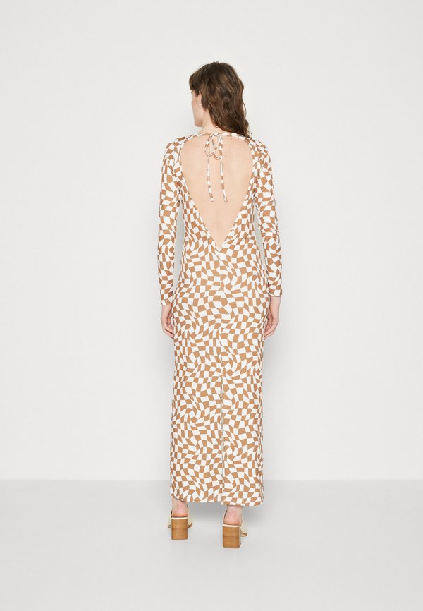 Résumé ROWYRS DRESS