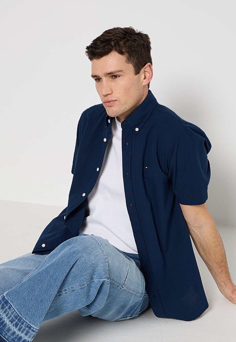 REGULAR FIT Media 4