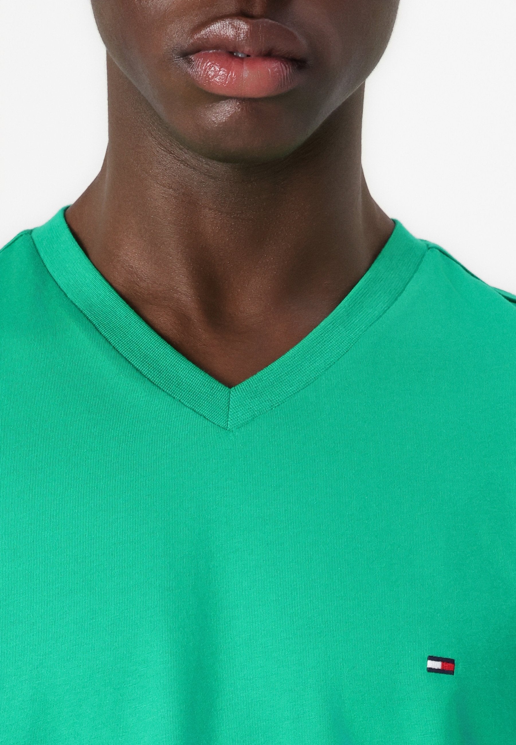 ESSENTIALS TEE Media 6