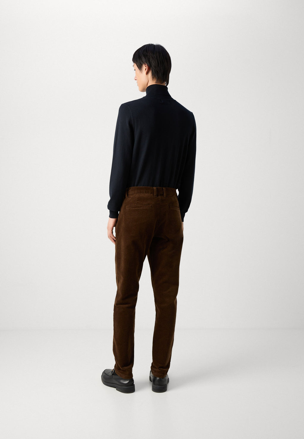 CROPPED PANTS Media 5