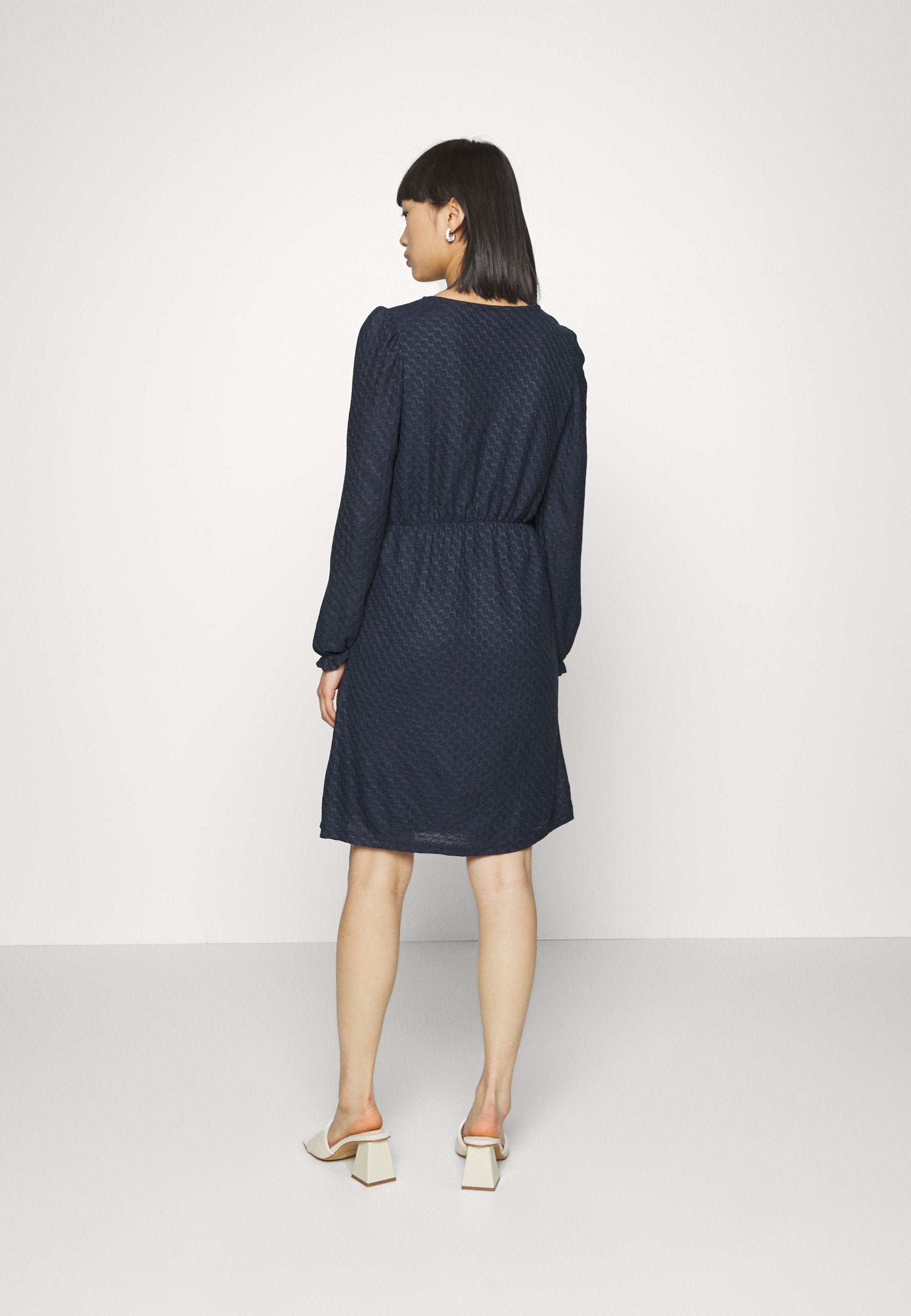 ONLSTEFFIE DRESS Media 4