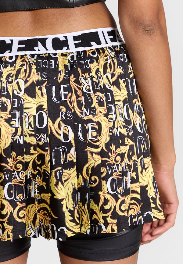 Versace Jeans Couture