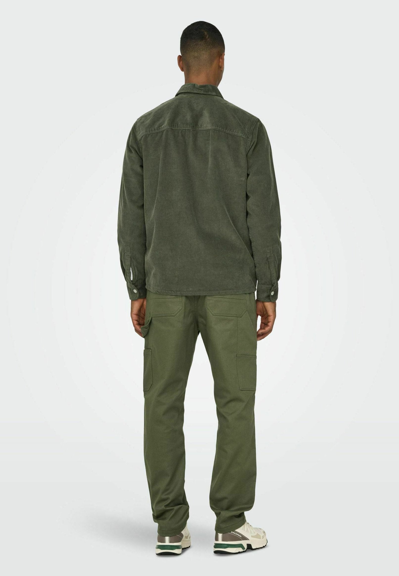 ONSEDGE Straight Fit Media 4