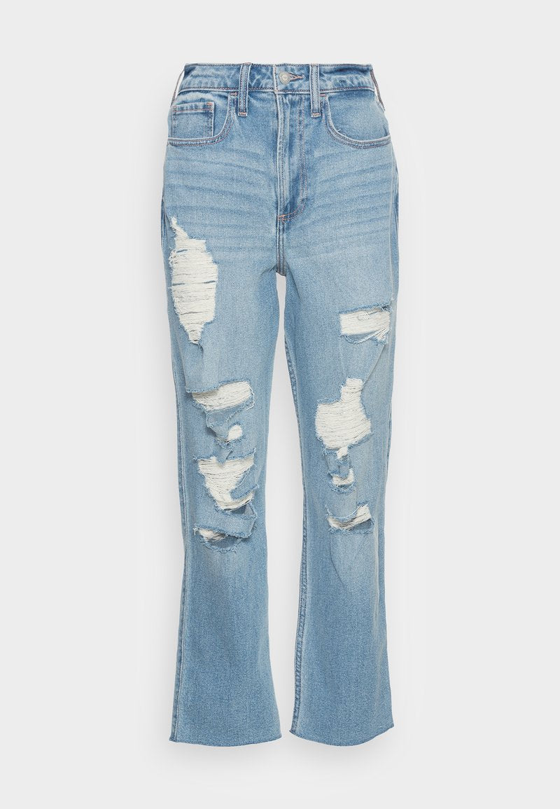 Hellblaue Jeans aus Denim mit hoher Taille, die mehrere ausgefranste Risse, fransige Säume und ein entspanntes, gerades Bein-Design aufweisen.