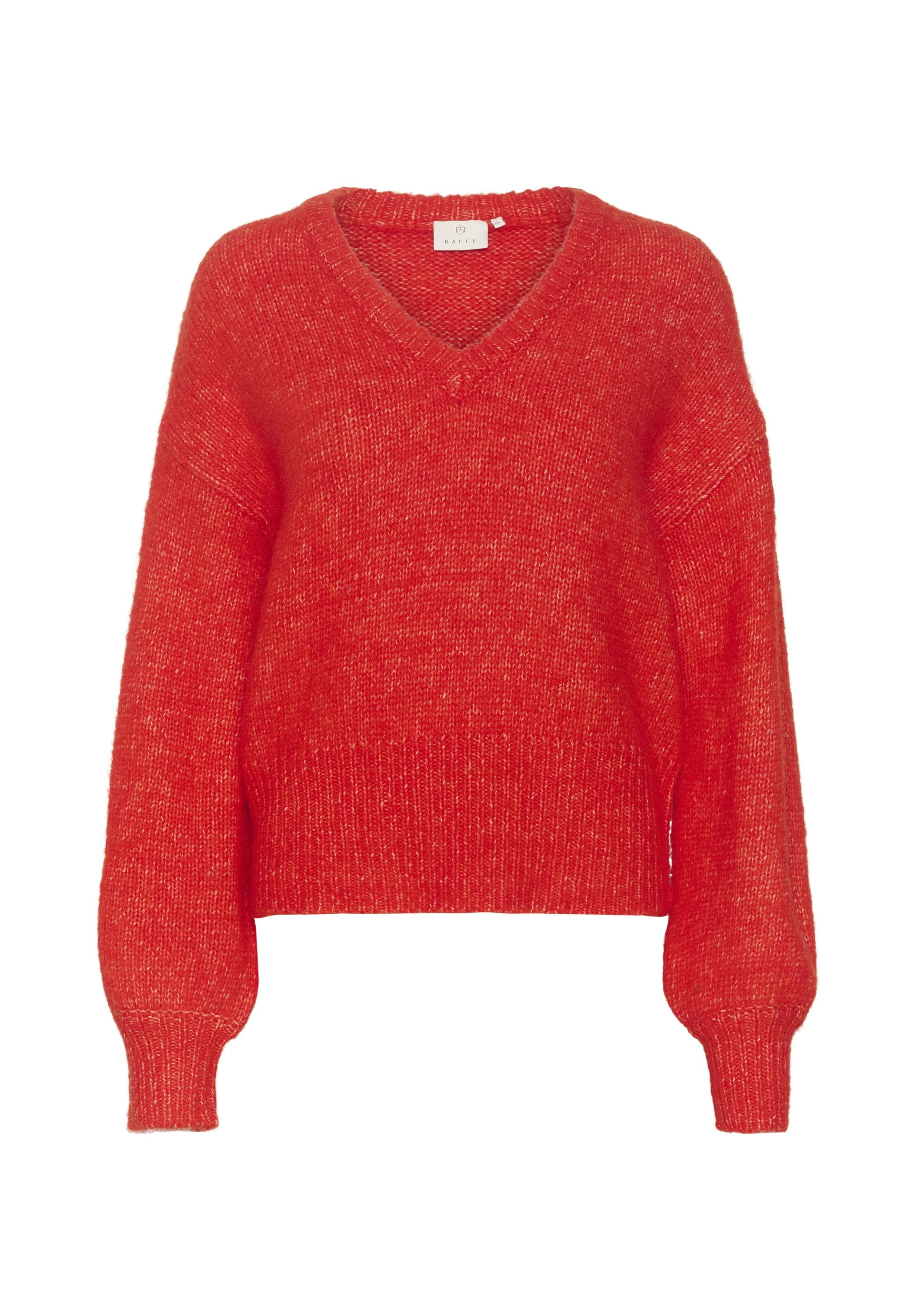 Roter Strickpullover mit V-Ausschnitt, überschnittenen Schultern und gerippten Bündchen. Das Material wirkt weich mit einer leicht strukturierten Oberfläche. Verkürztes Design.
