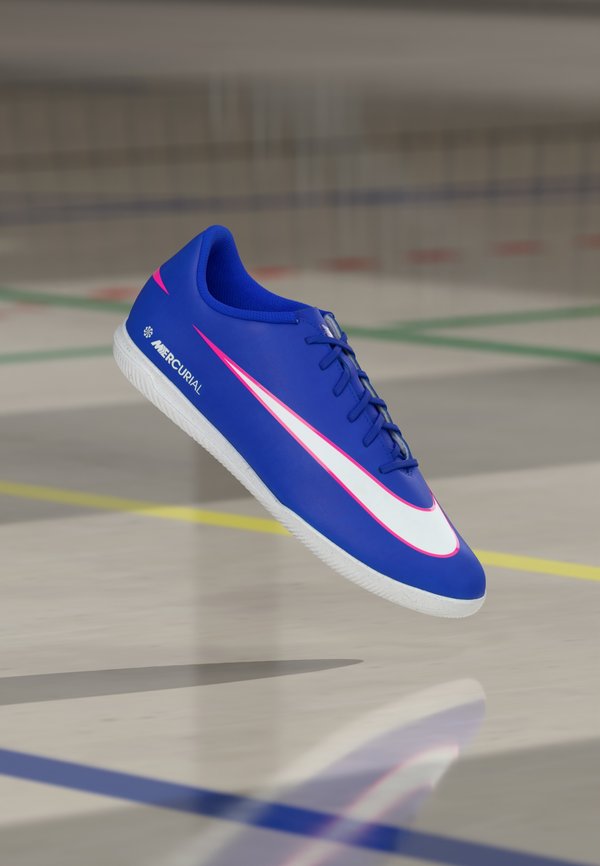 Nike Performance VAPOR 16 CLUB IC - Indoor football boots - racer blue/white
