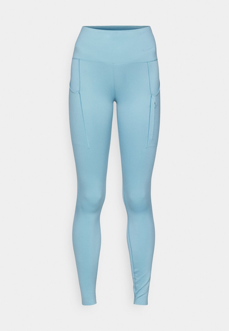 Helles blaue Leggings mit hohem Taillenbund, ausgestattet mit zwei Seitentaschen und einem glatten, dehnbaren Stoff. Das Design umfasst dezente Nähdetails.
