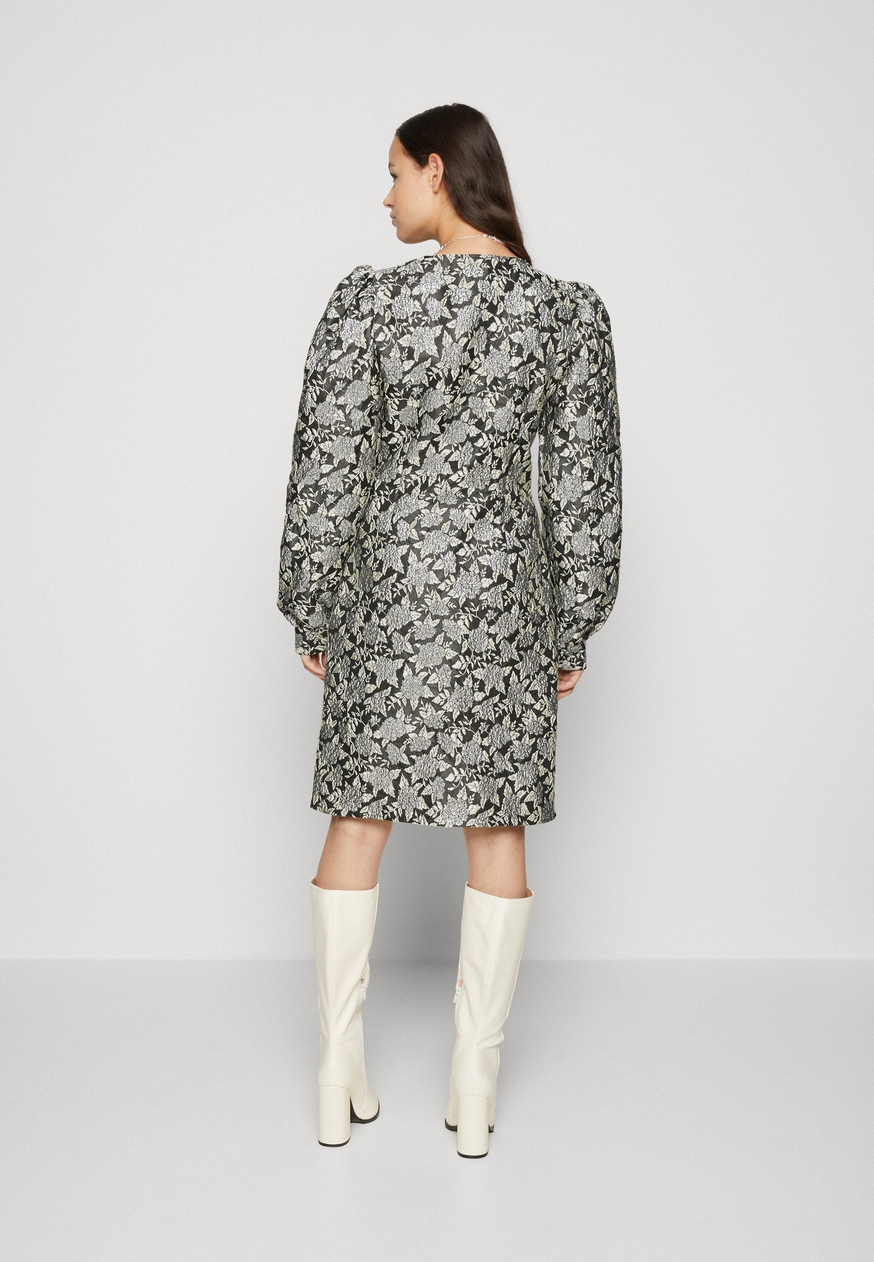 PIECES Tall PCMERCY V NECK DRESS