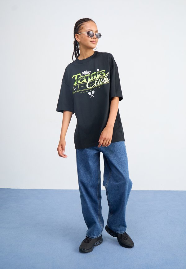 Nike Sportswear TEE