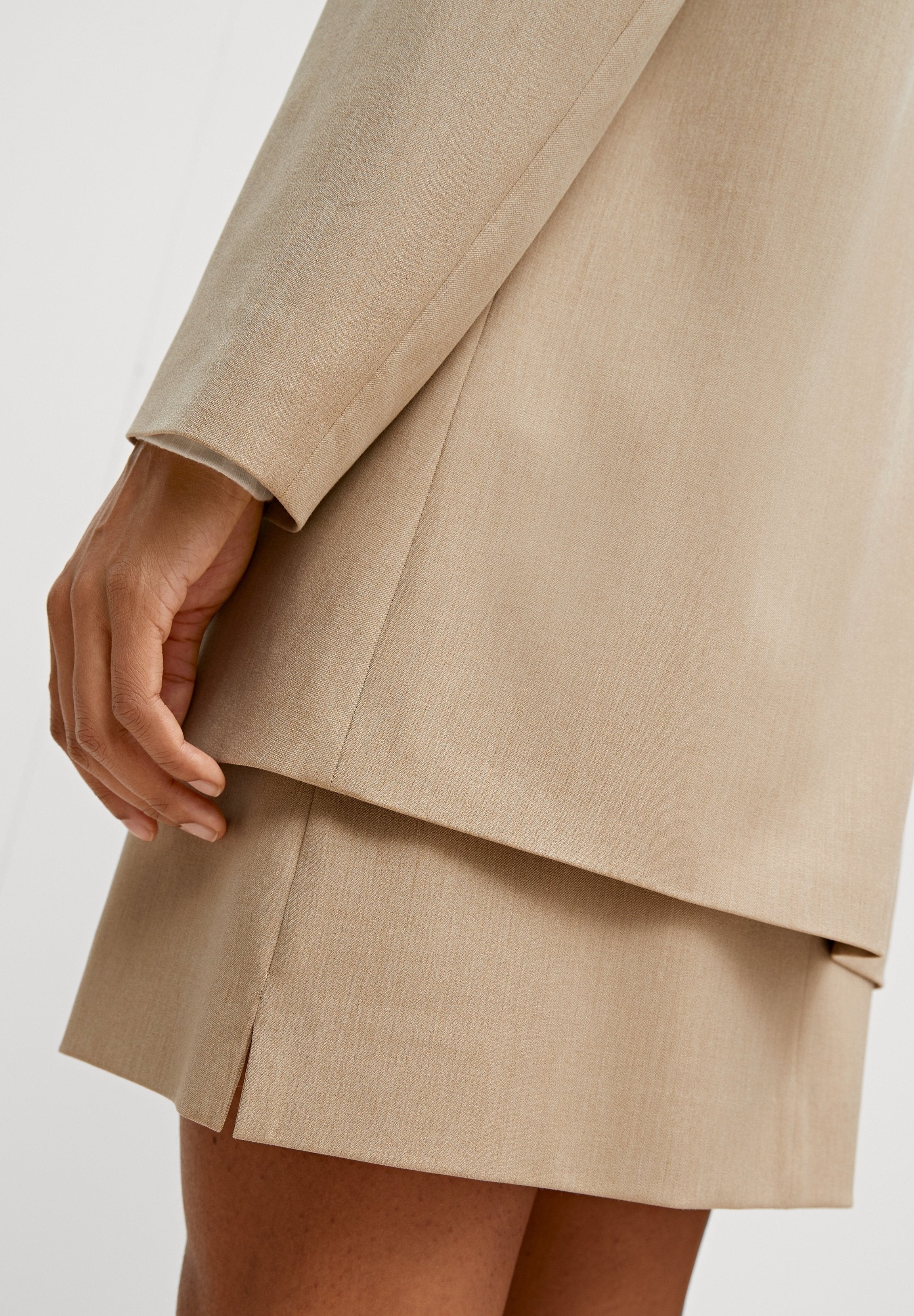 comma Blazer Media 5