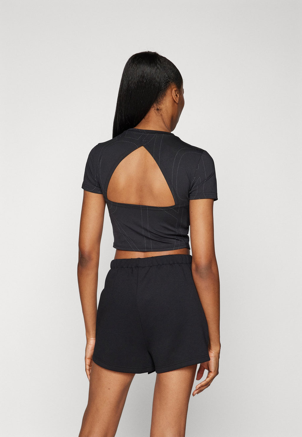 ONLY Play ONPCALZ LOGO CROP TRAIN BRA TOP