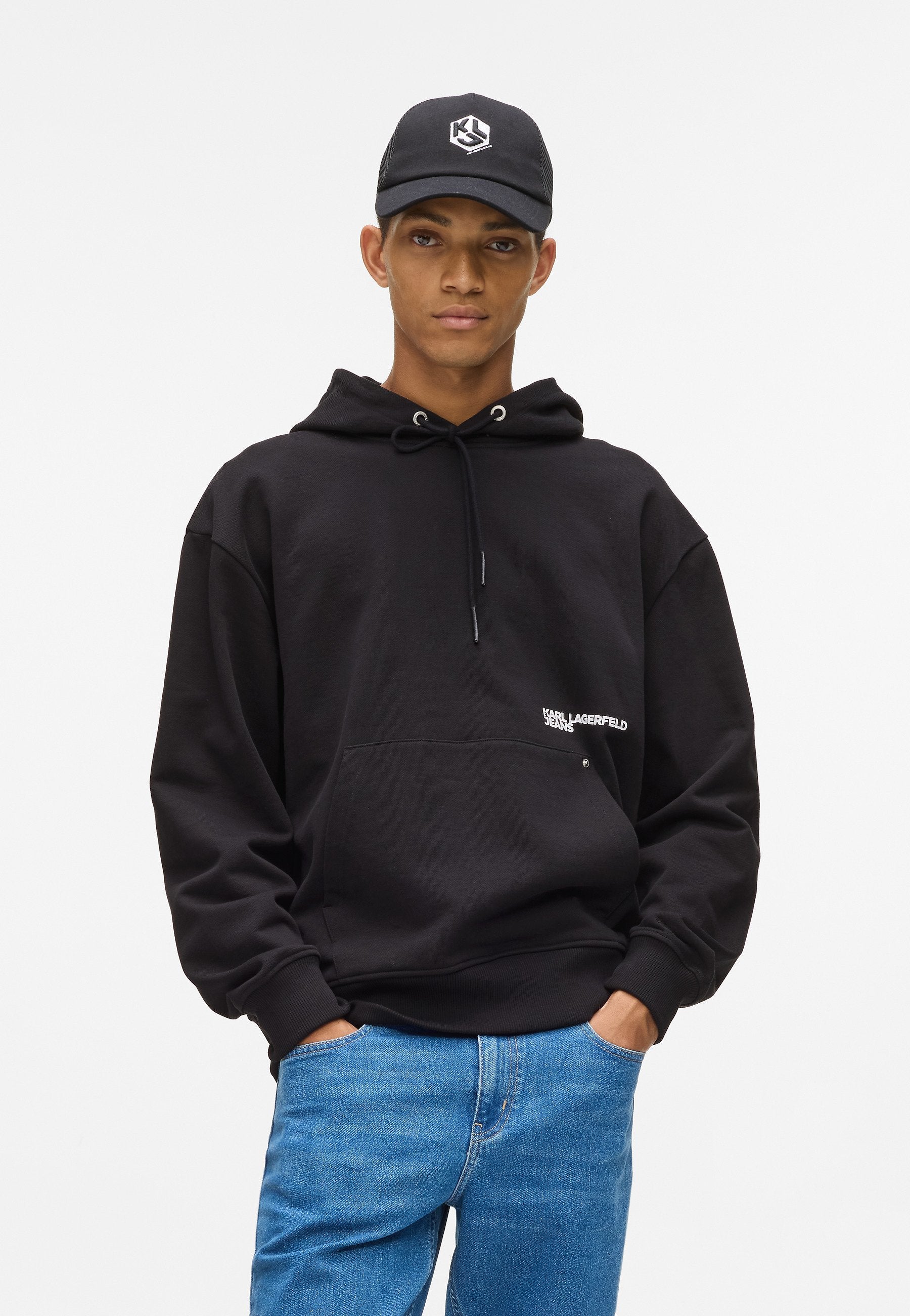 RELAX MONOGRAM HOODIE Media 4