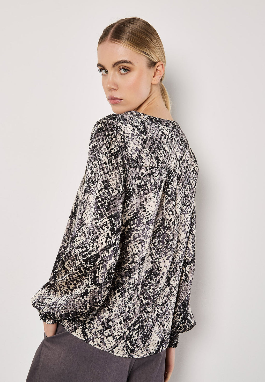 Apricot SNAKESKIN HAMMERED