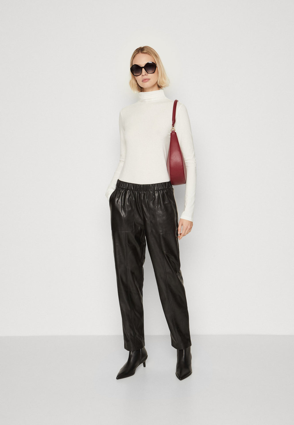 GAP PULL ON