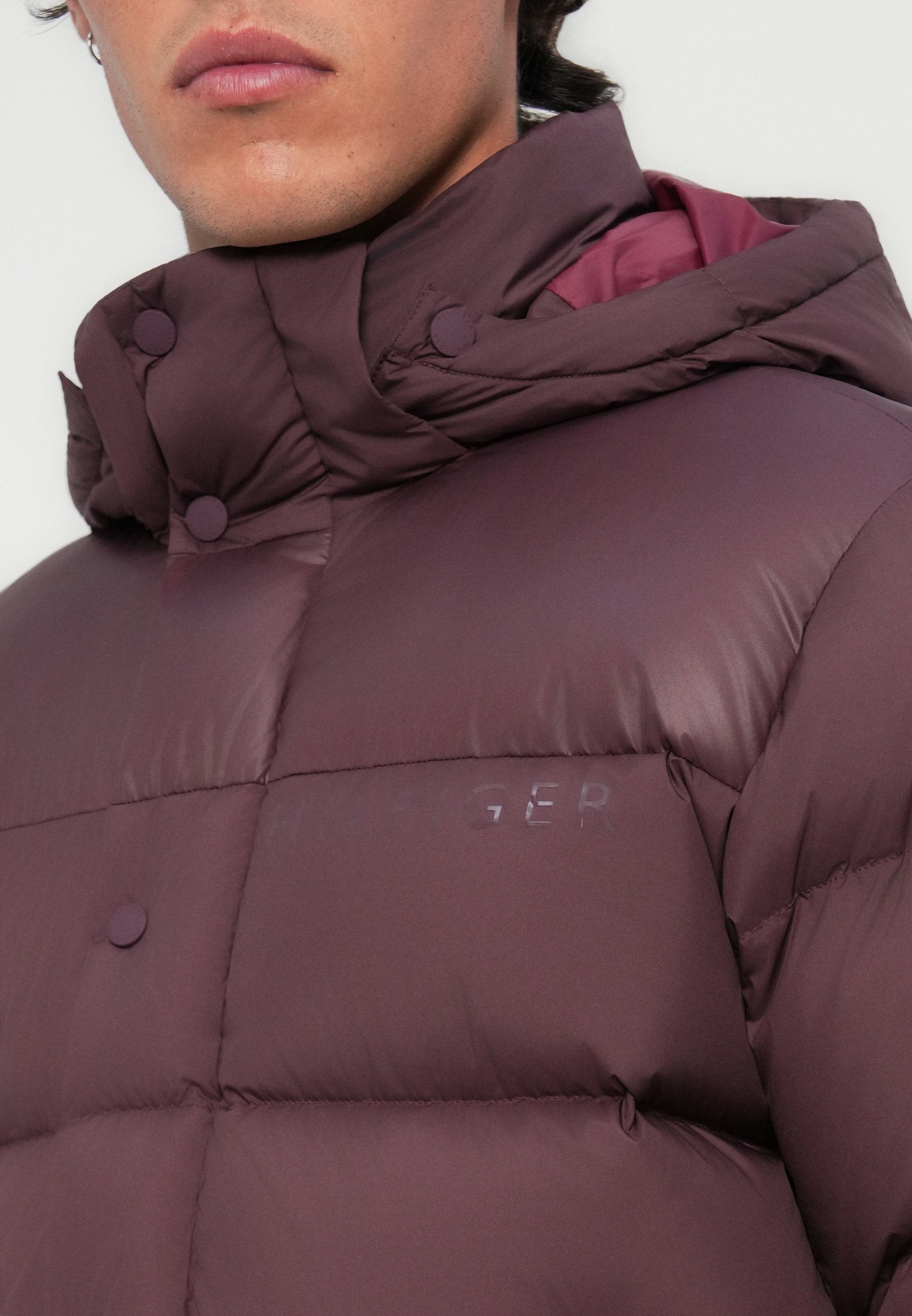 HOODED PUFFER Media 6