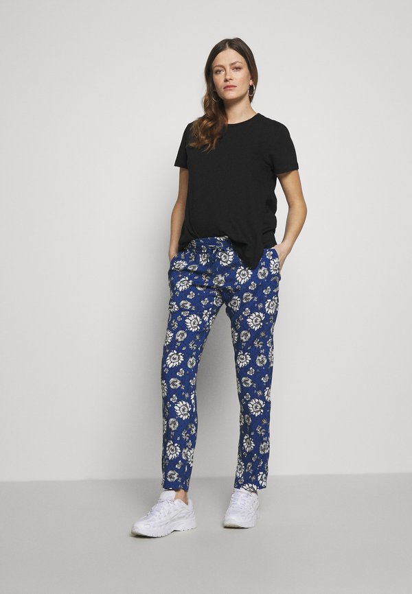 Queen Mum PANTS SINGAPORE