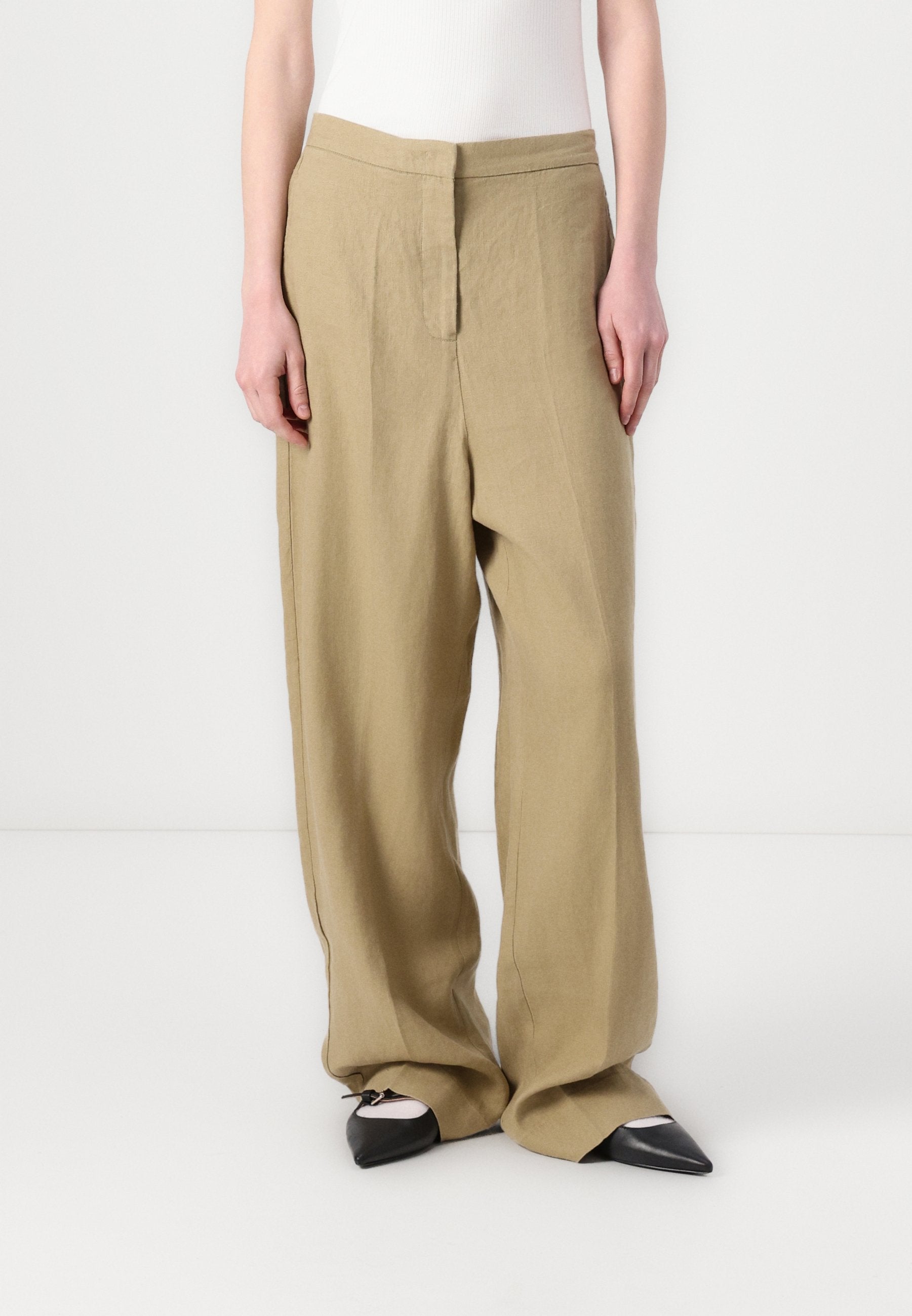 TAILORED STRAIGHT PANT Media 3