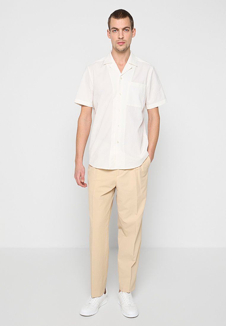 HUGO THEODOR MODERN FIT