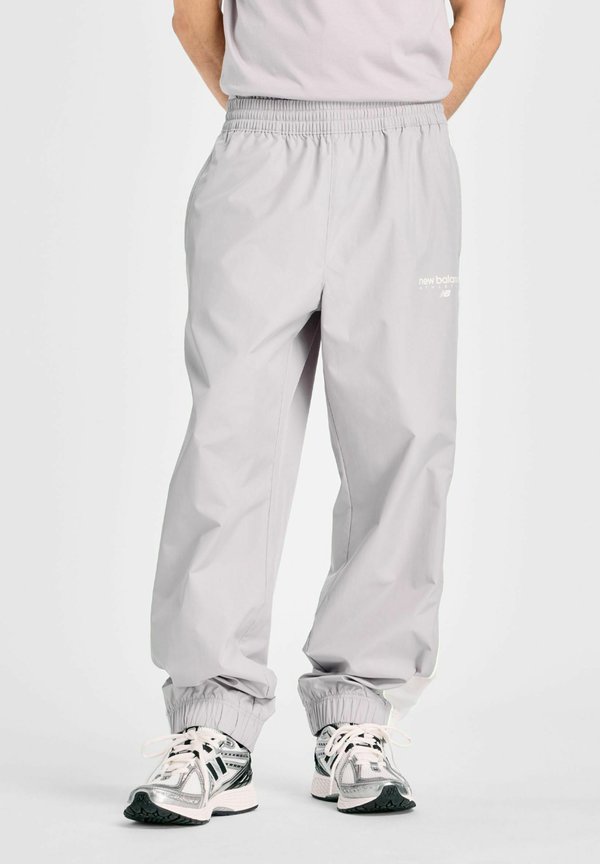 New Balance Tracksuit bottoms - truffle salt white