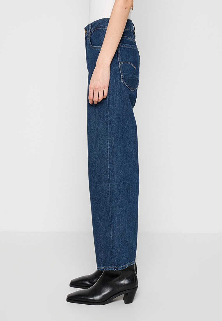 JUDEE LOOSE FIT Media 2