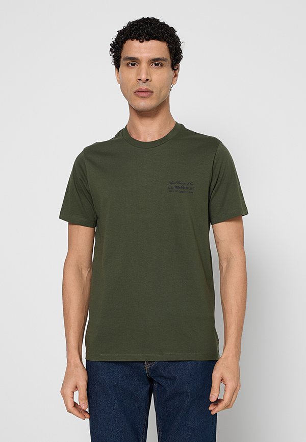 Levi's® REGULAR FIT
