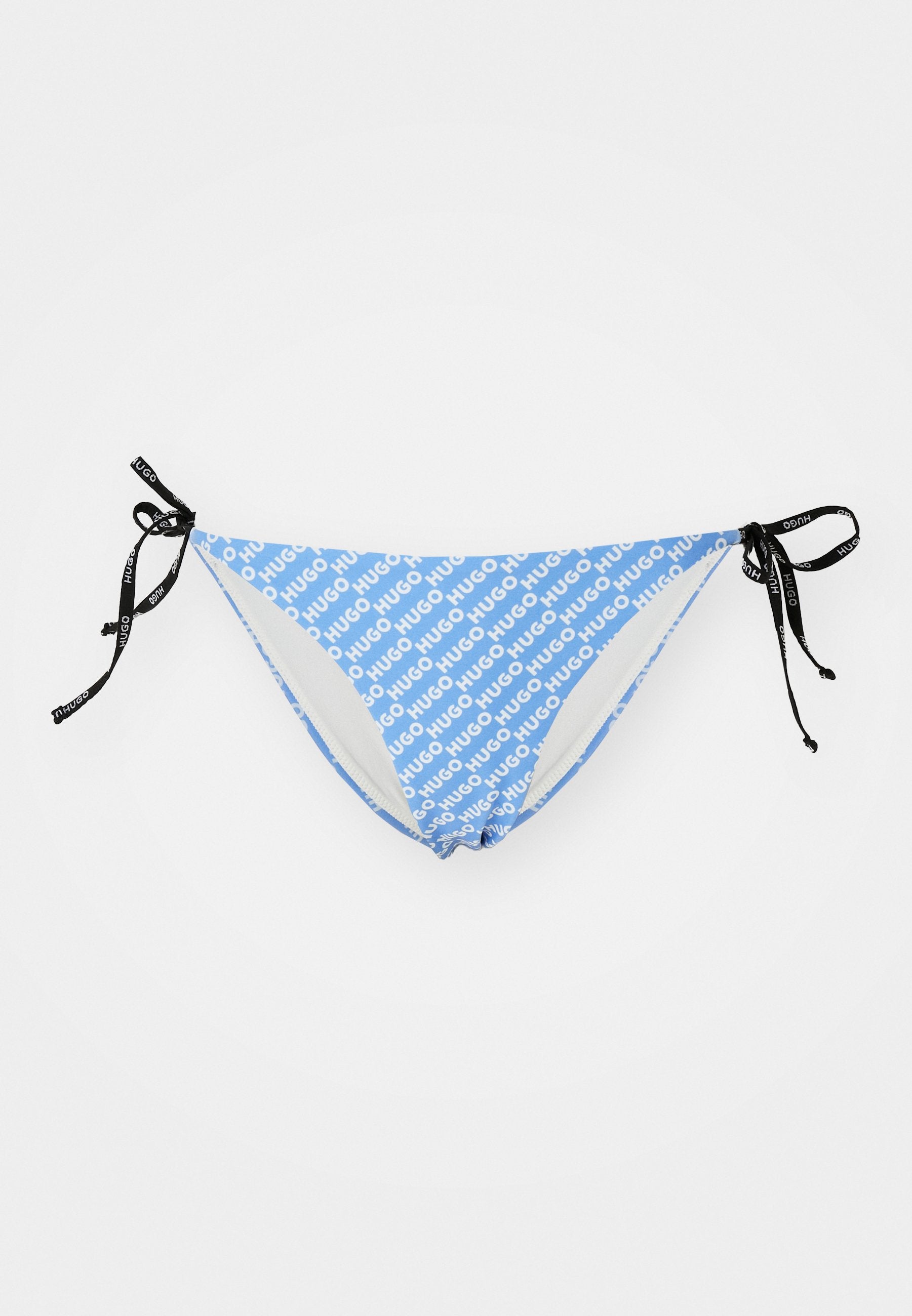Blauer Bikini-Unterteil mit wiederholtem weißen "HUGO"-Logo, ausgestattet mit schwarzen Bindebändern an jeder Seite. Glatte Textur, minimalistische Abdeckung.