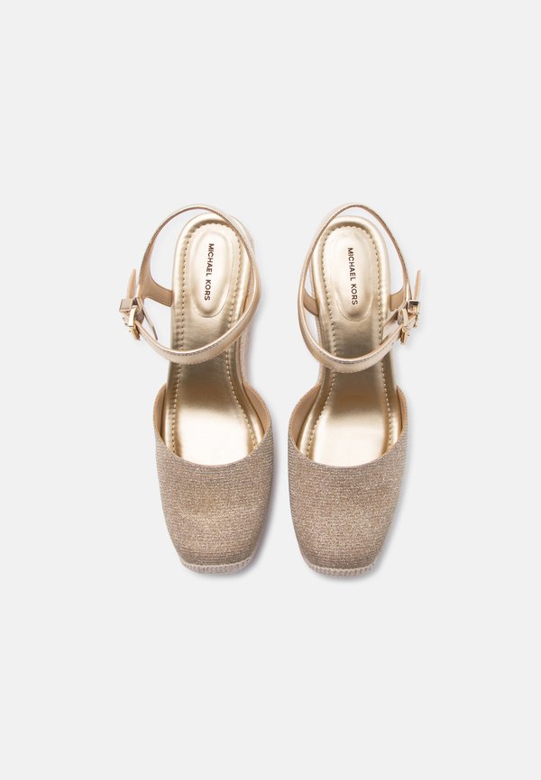MICHAEL Michael Kors KENZIE WEDGE