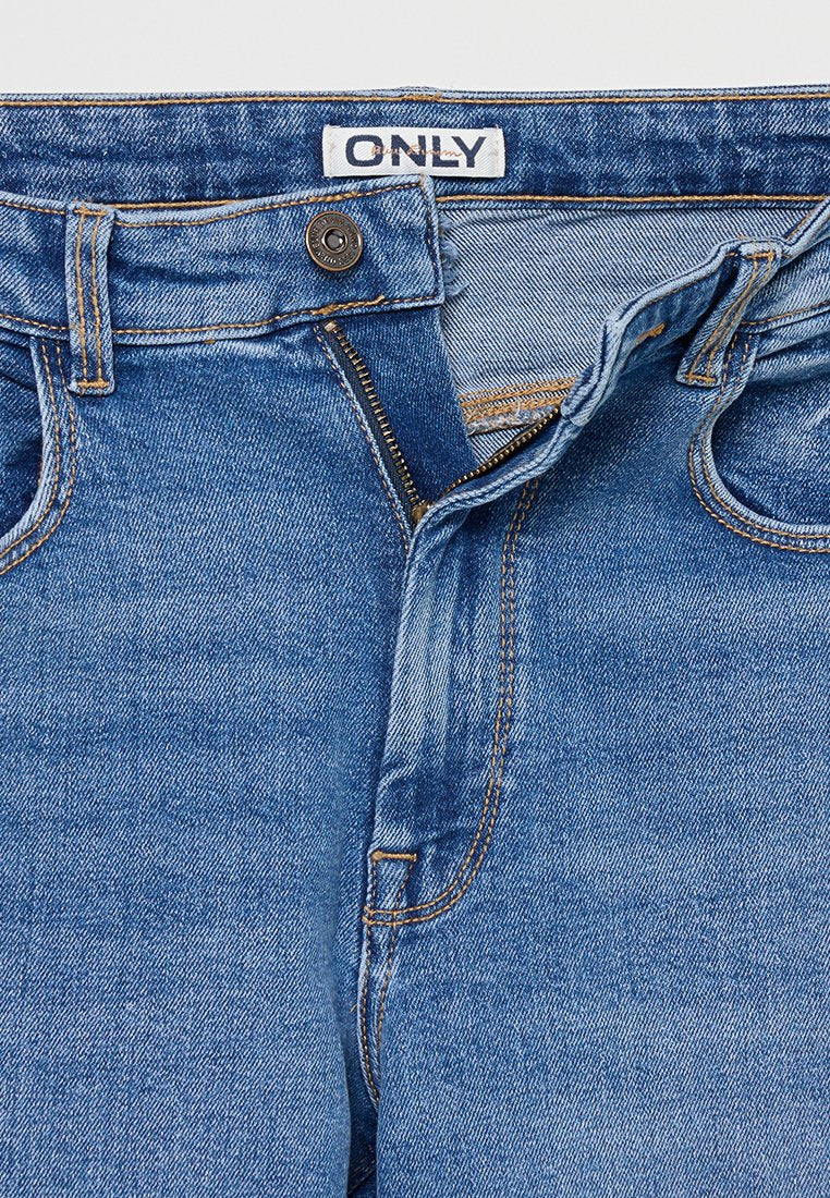 ONLY Petite Flared Jeans Media 4