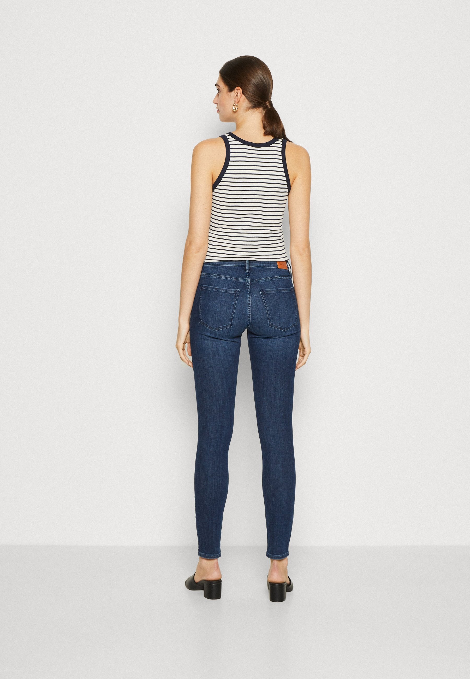JEGGING Media 4