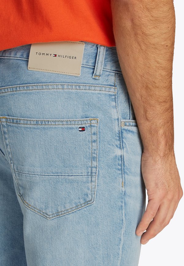 Tommy Hilfiger DENTON FADED SLIM STRAIGHT LEG JEANS
