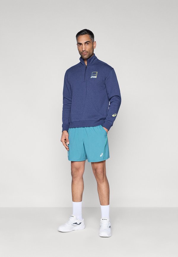 ASICS COURT CORE GRAPHIC HALF ZIP