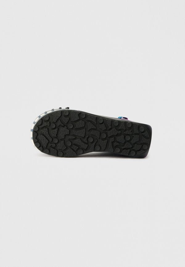 Koi Footwear CYBERPUNK