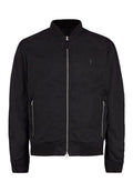 Schwarze Bomberjacke aus glattem Stoff, mit Reißverschluss, zwei Seitentaschen und gerippten Bündchen und Saum. Gesticktes Logo auf der Brust.