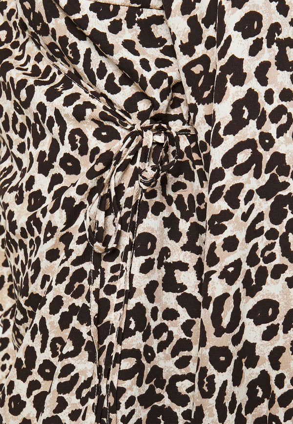 Pieces Petite PCNESSA WRAP DRESS