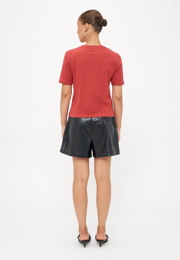 ONLY Petite ONLTHEA O NECK BUTTON
