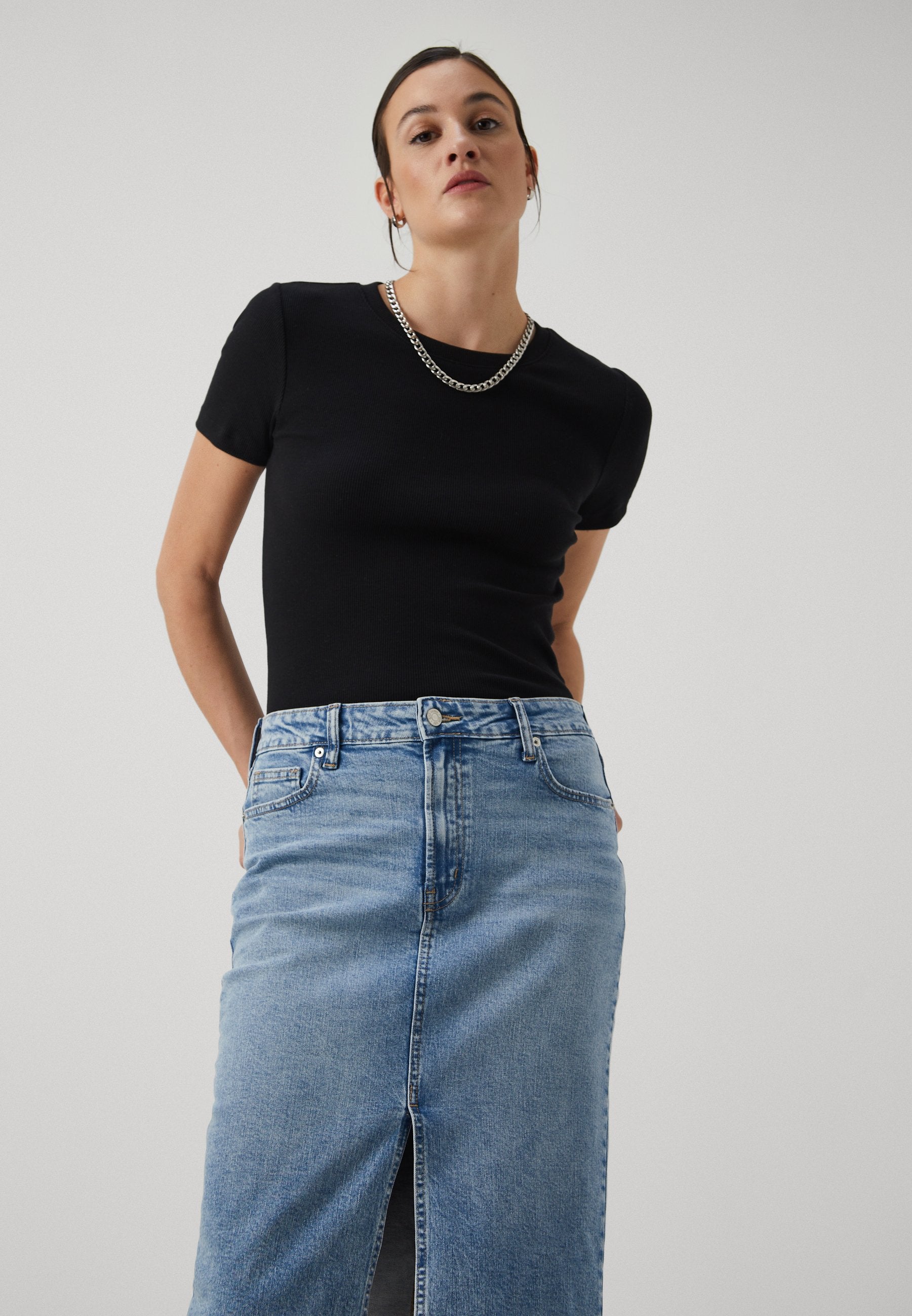 GAP MIDI SKIRT