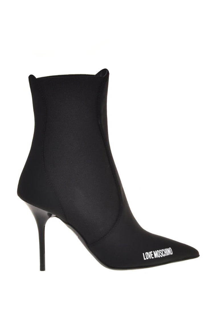 Love Moschino