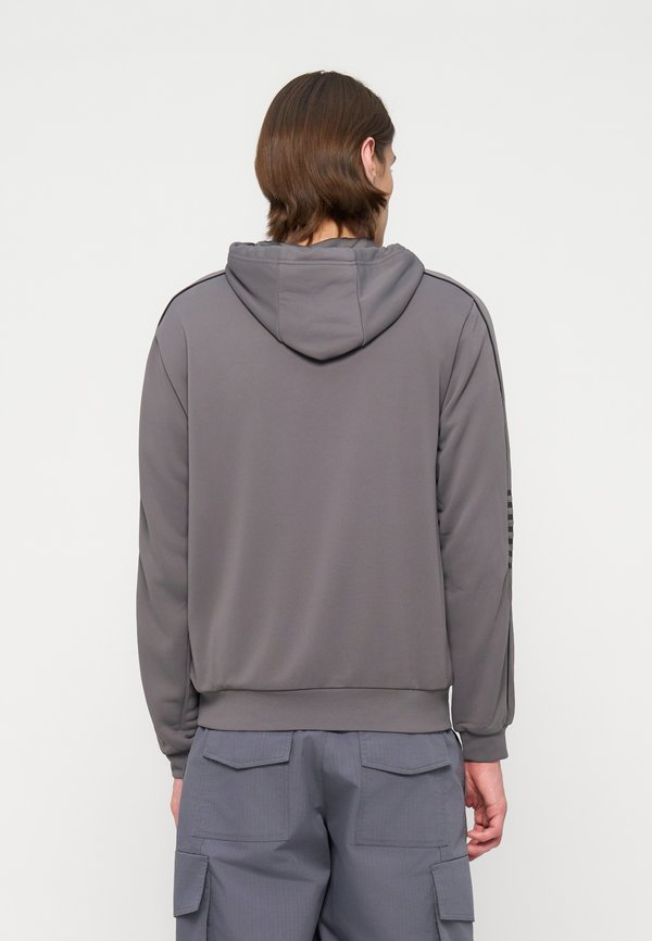 EA7 Emporio Armani