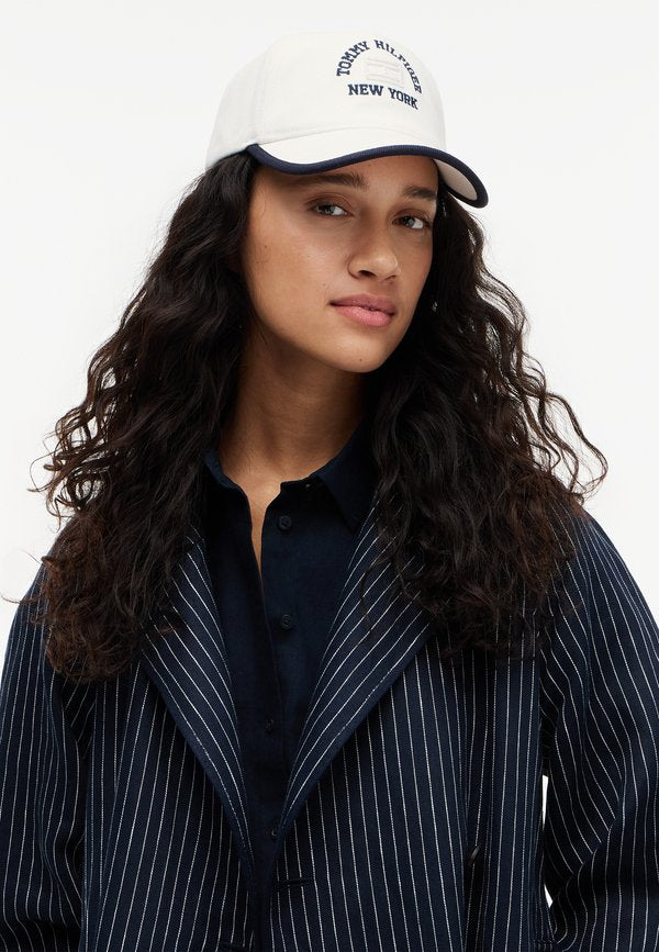 Tommy Hilfiger FLAG SUMMER GRAPHIC - Cap - ecru/space blue