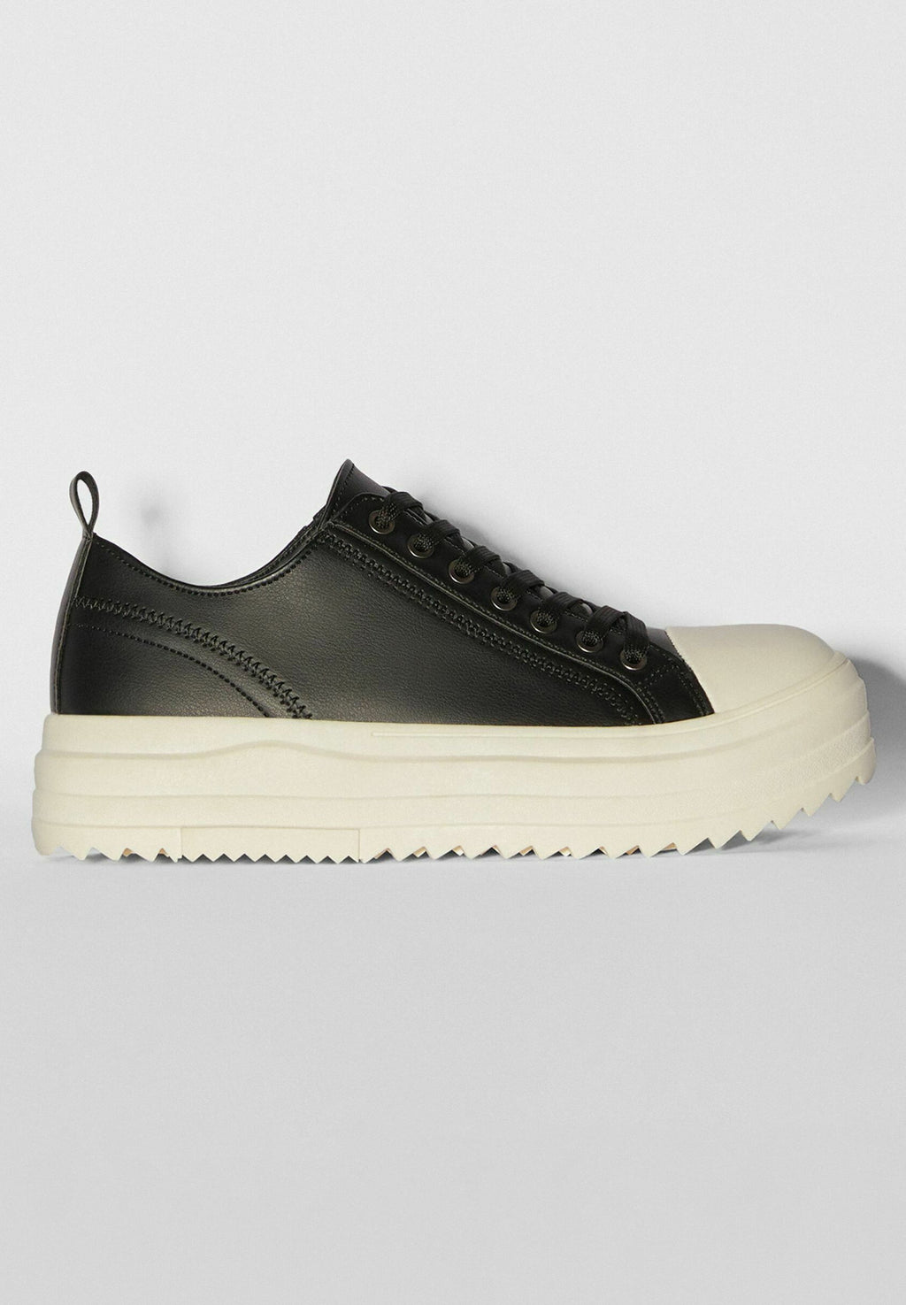 Bershka  AND TOECAP