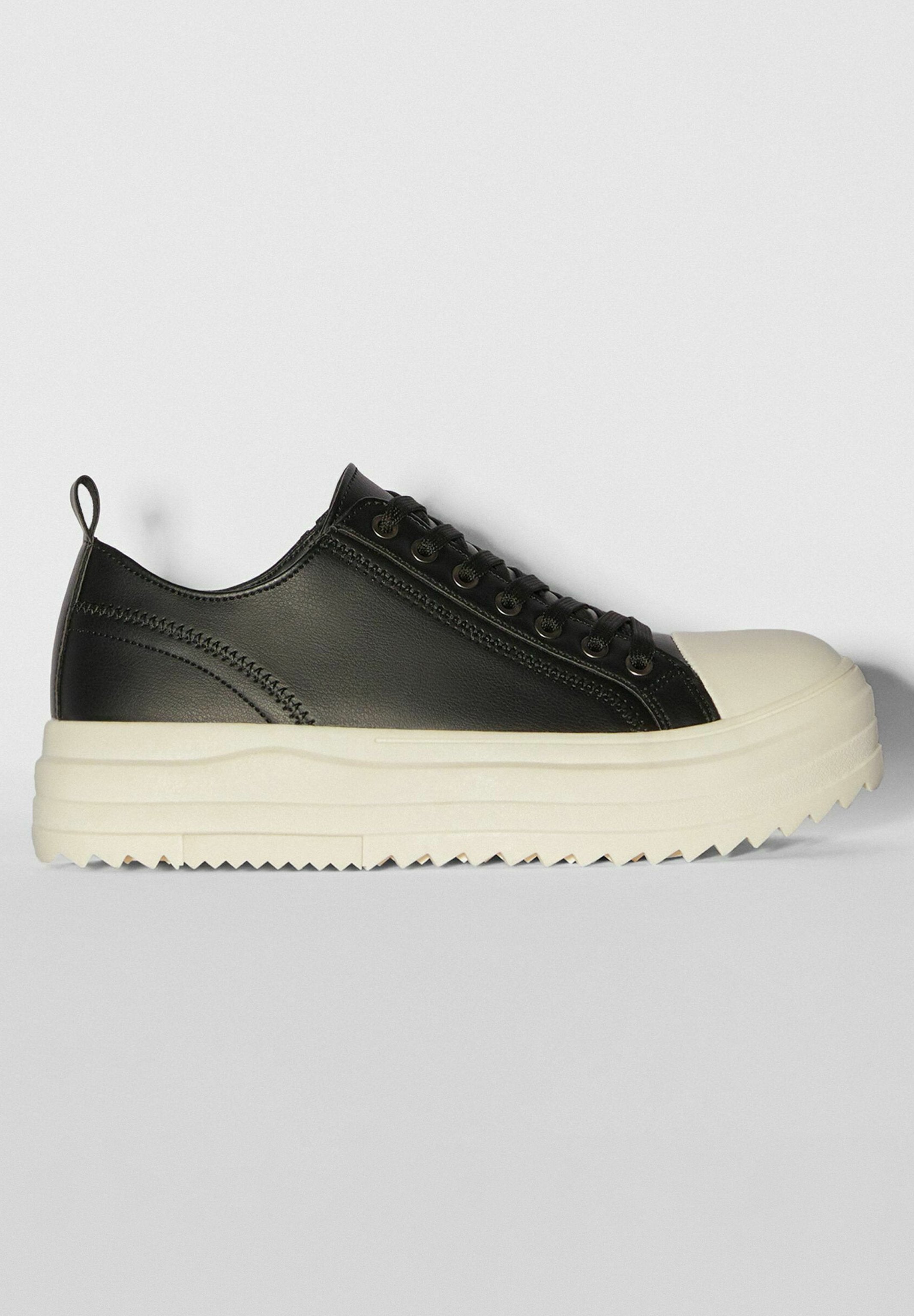 Bershka  AND TOECAP