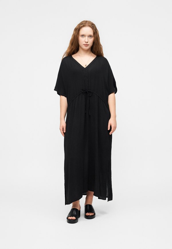 Vero Moda Curve VMCMENNY Long - Day dress - black