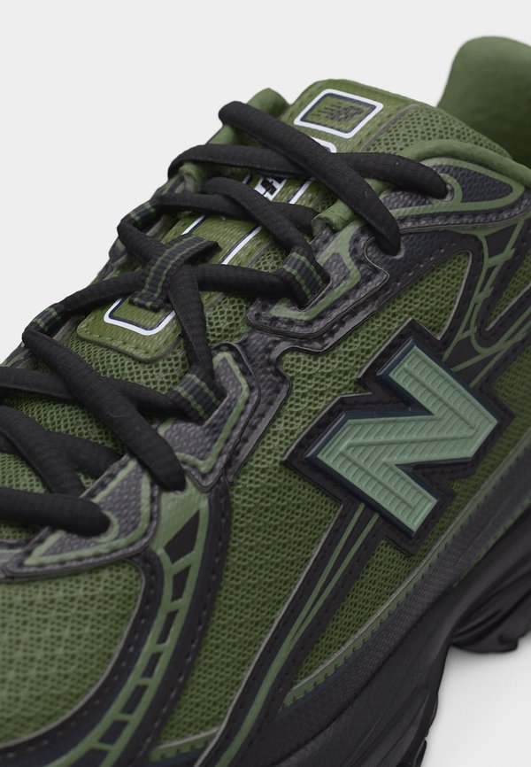 New Balance U740 UNISEX
