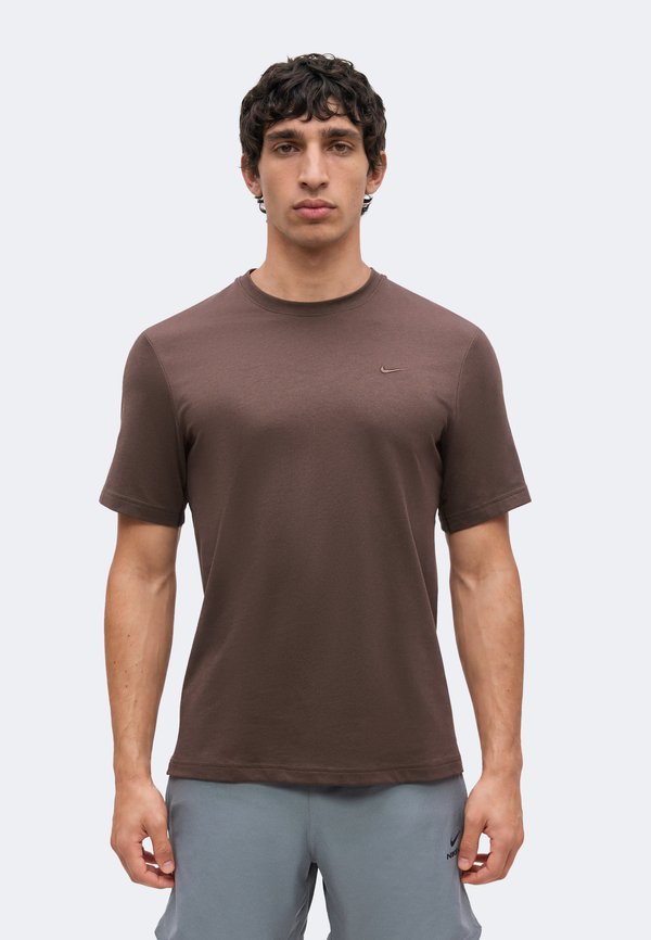 Nike Performance M NK DF PRIMARY STMT SS - Sports T-shirt - baroque brown