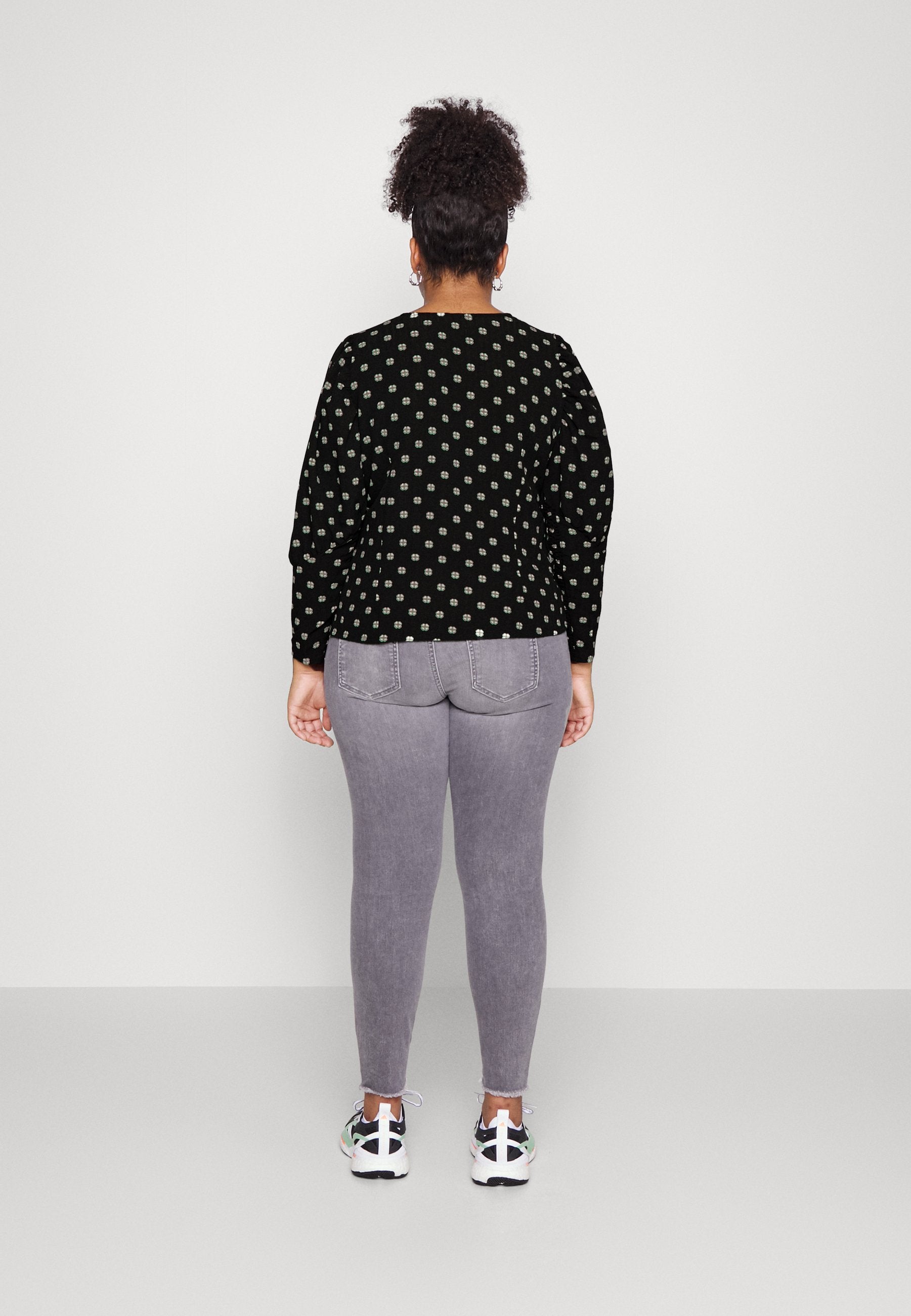 Vero Moda Curve VMGINA TOP WVN CUR