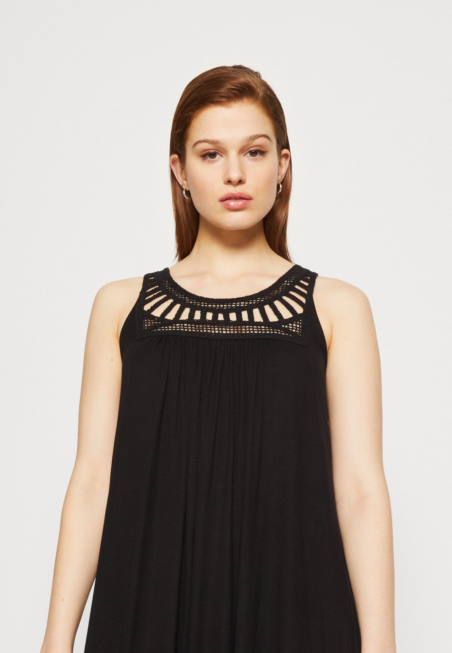 ONLLINE DRESS  Media 5