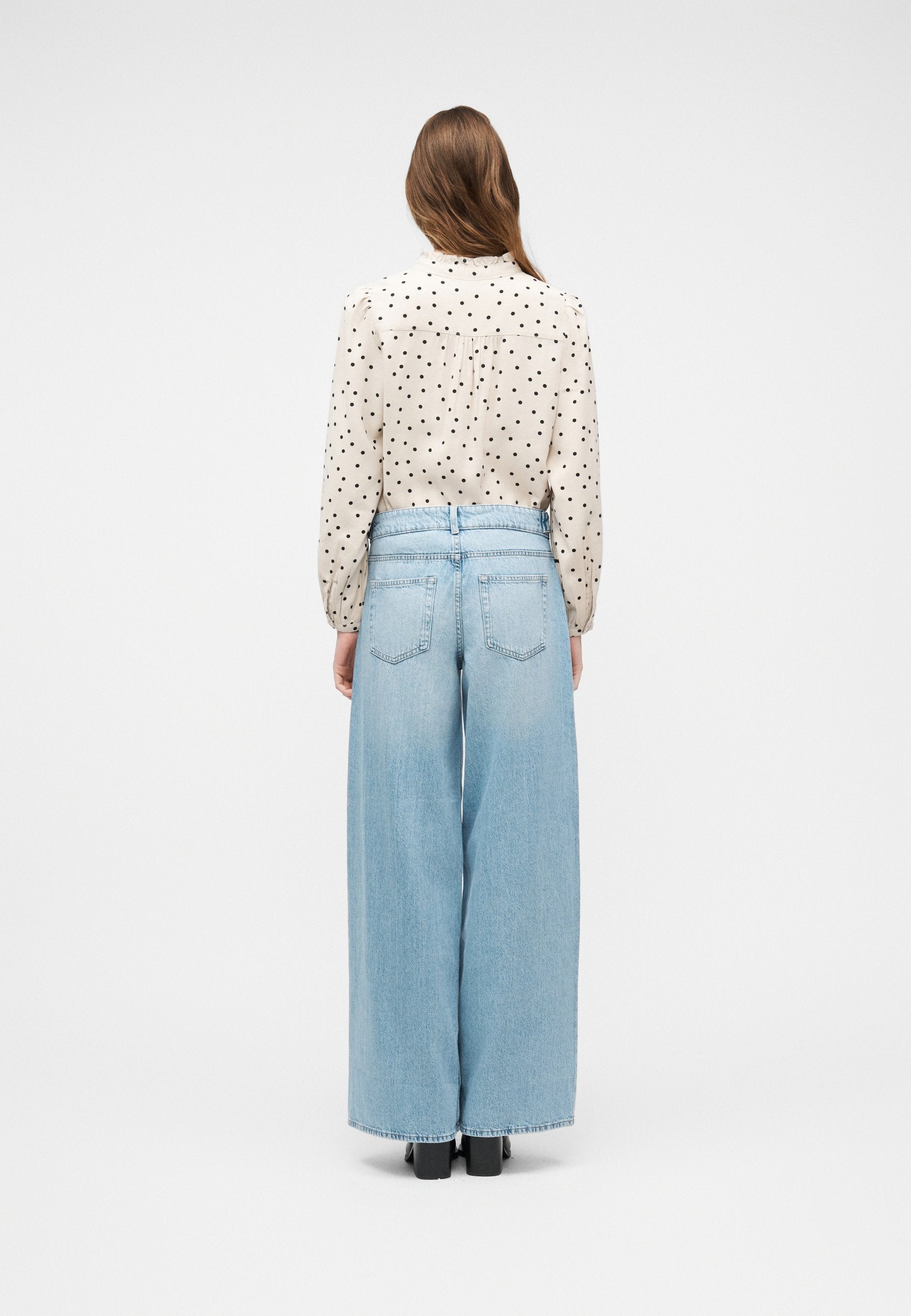 Wide-fit ONLLORAN Mid waist Wide Leg Fit Media 4