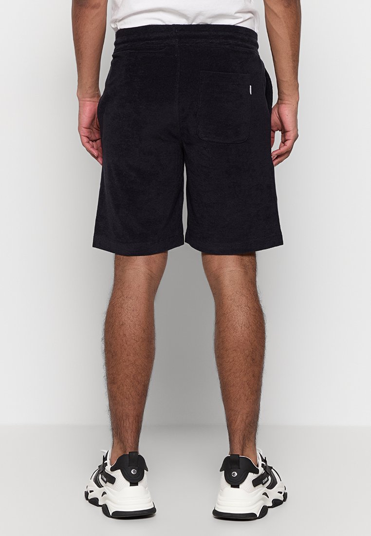 Lindbergh Shorts Media 3